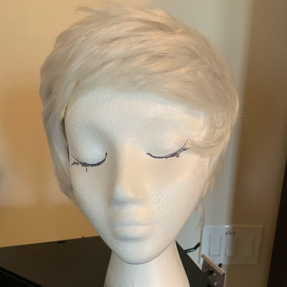 Wig - Picture 6 of 6